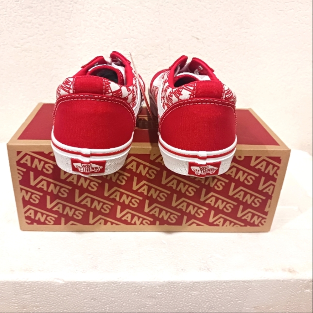 Vans - Picture 2 of 4